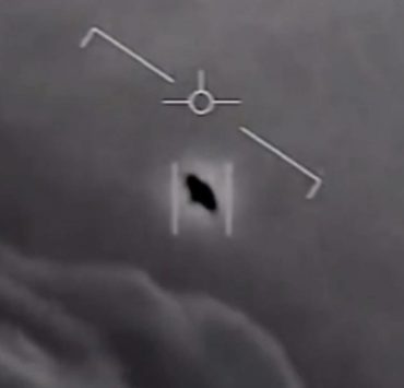 Een UFO, waargenomen door twee Amerikaanse marine piloten in 2004